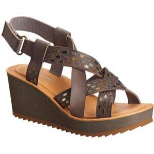 Antelope NWOT leather Wedge Sandals With metal stud Strap detail Grey Size 37
